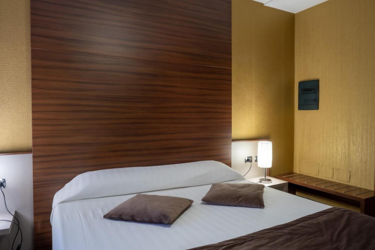 Hotel Premiere Варкатуро Екстериор снимка