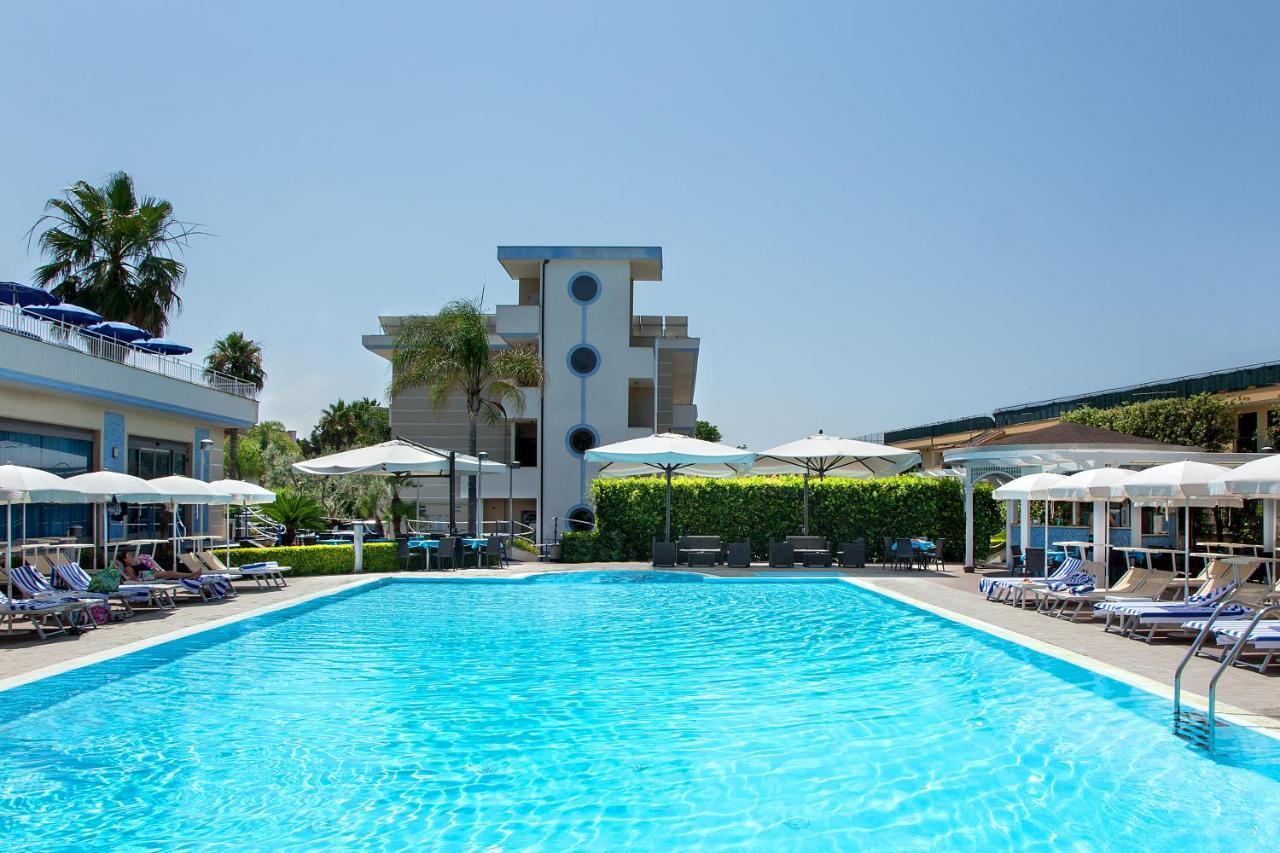 Hotel Premiere Варкатуро Екстериор снимка