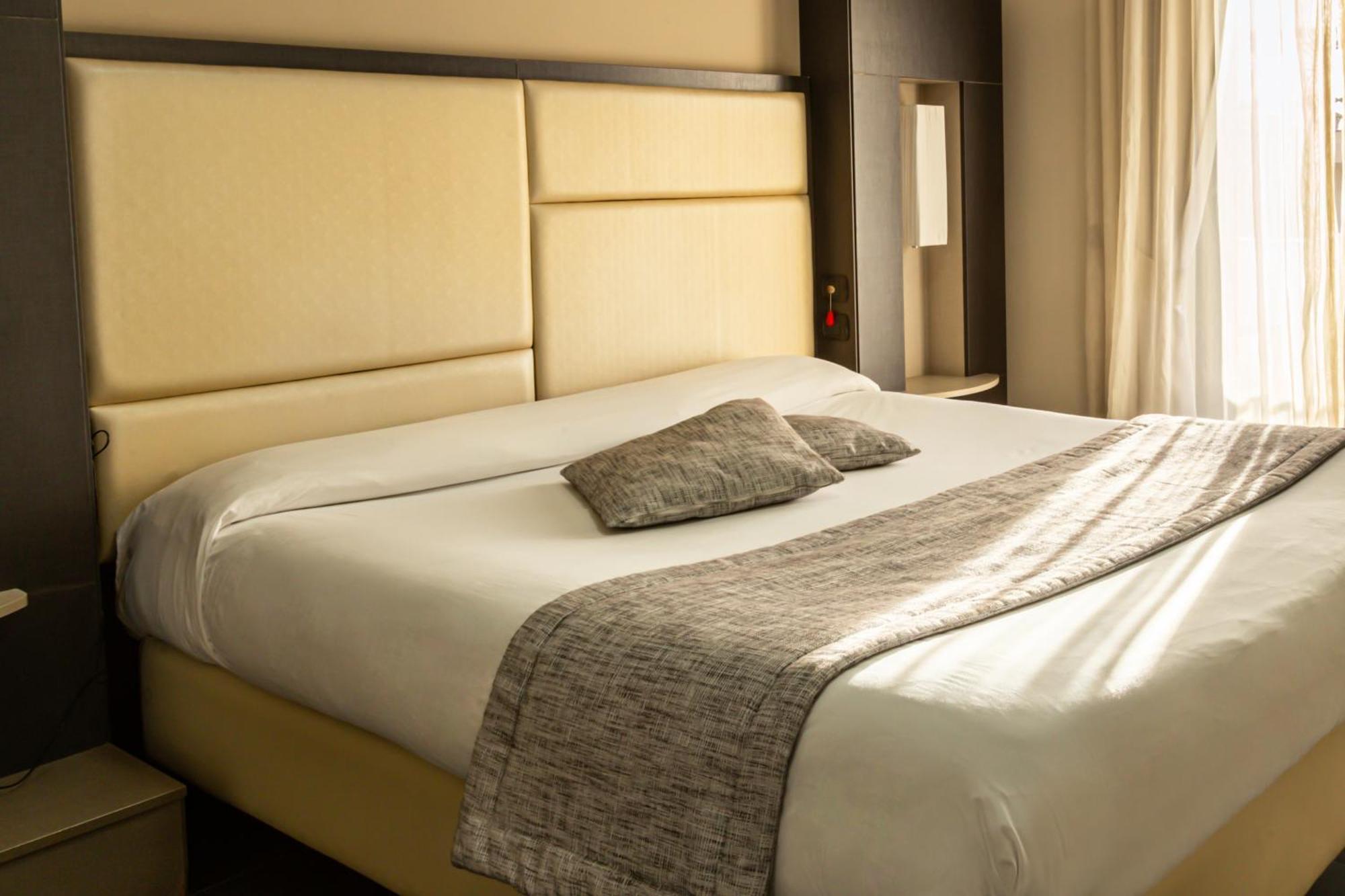 Hotel Premiere Варкатуро Екстериор снимка