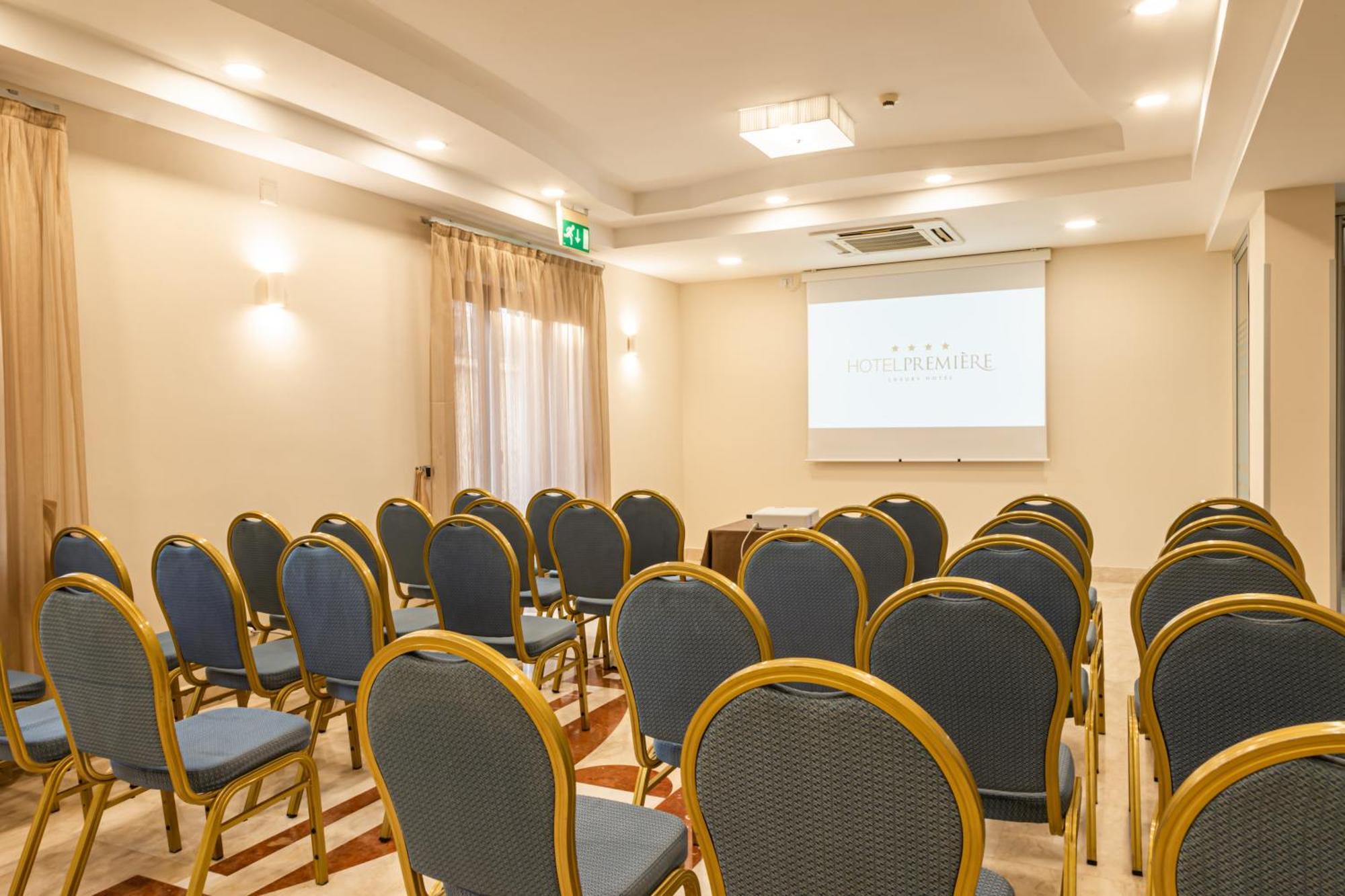 Hotel Premiere Варкатуро Екстериор снимка